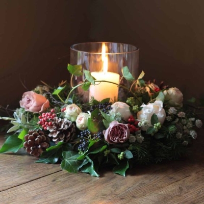 christmas table arrangement
