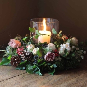 christmas table arrangement